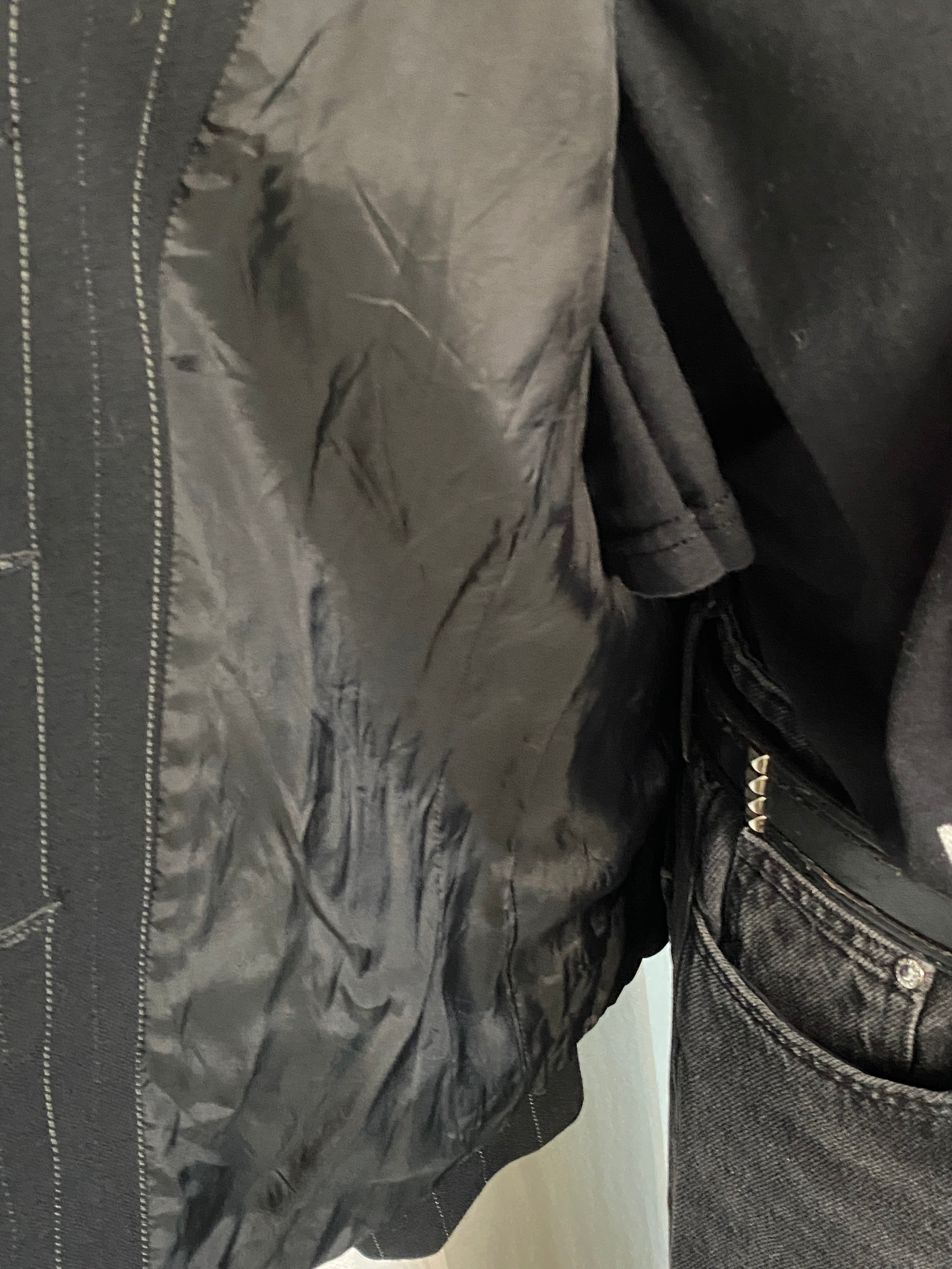 Veste blazer vintage noire rayures tennis – vue intérieure détail doublure – T.36 – seconde main