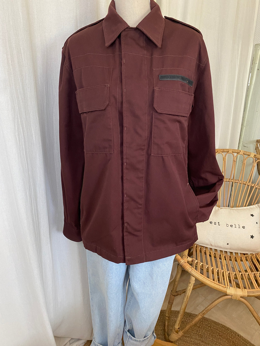 Veste chemise oversize unisexe APC bordeaux – vue intégrale de face portée fermée – taille S – seconde main
