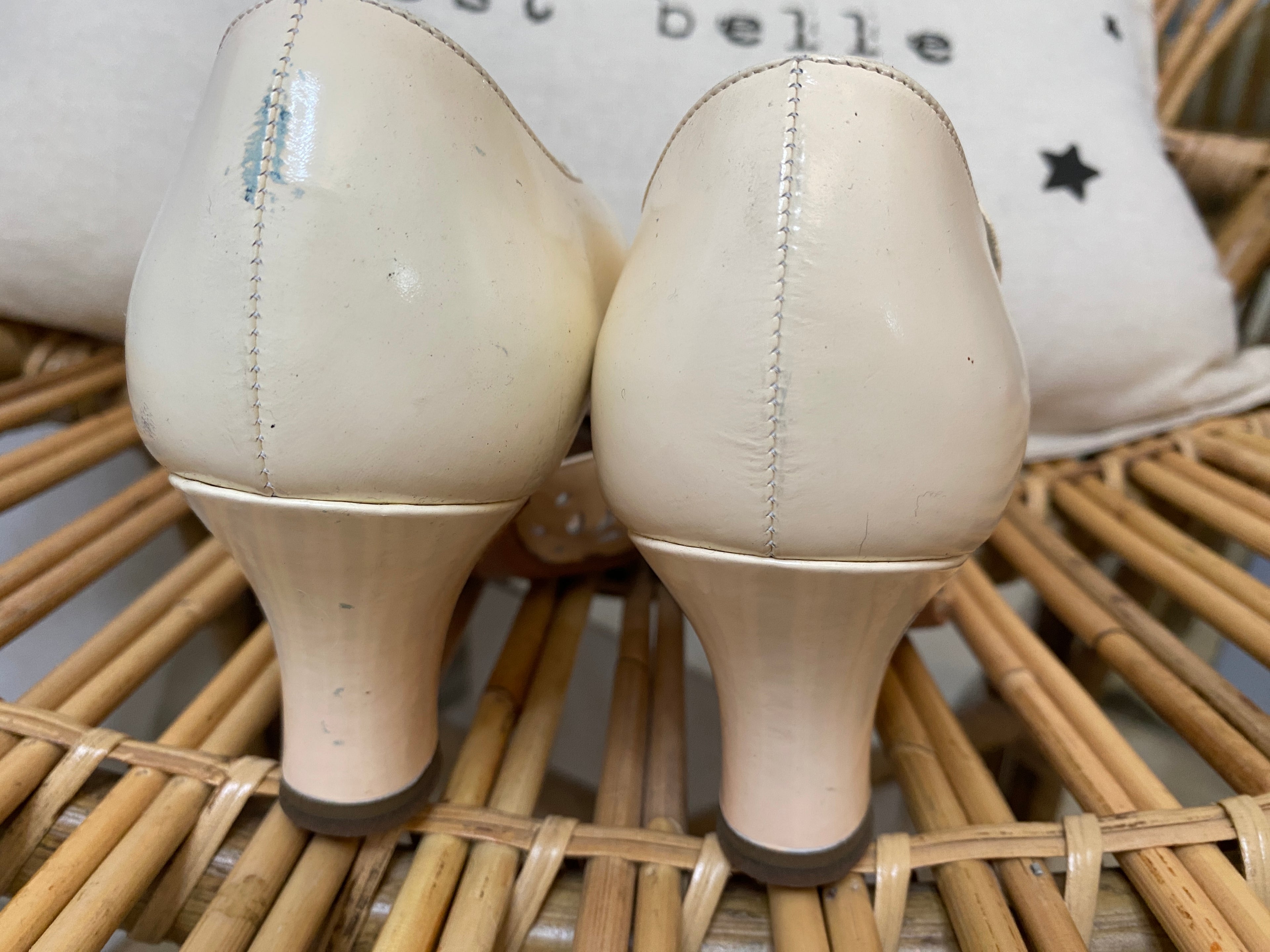   Babies à talon vintage Sonia Rykiel rose poudré – vue de dos et détail usure – T35.5 – seconde main