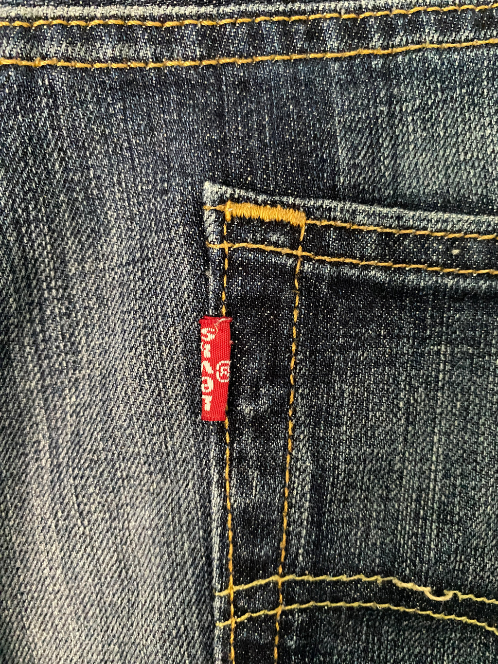 Jean Levi's 514 vintage seconde main W34L32 – détail Red Tab vue de dos