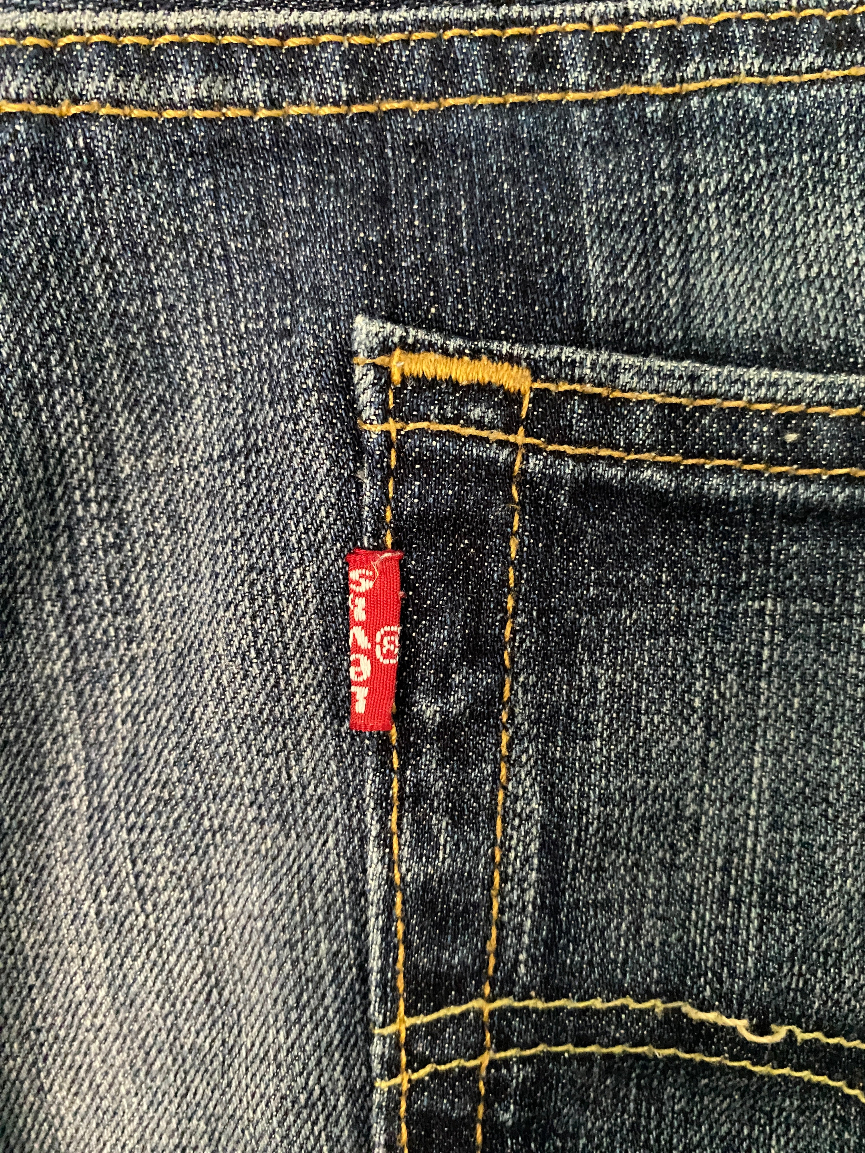 Jean Levi's 514 vintage seconde main W34L32 – détail Red Tab vue de dos