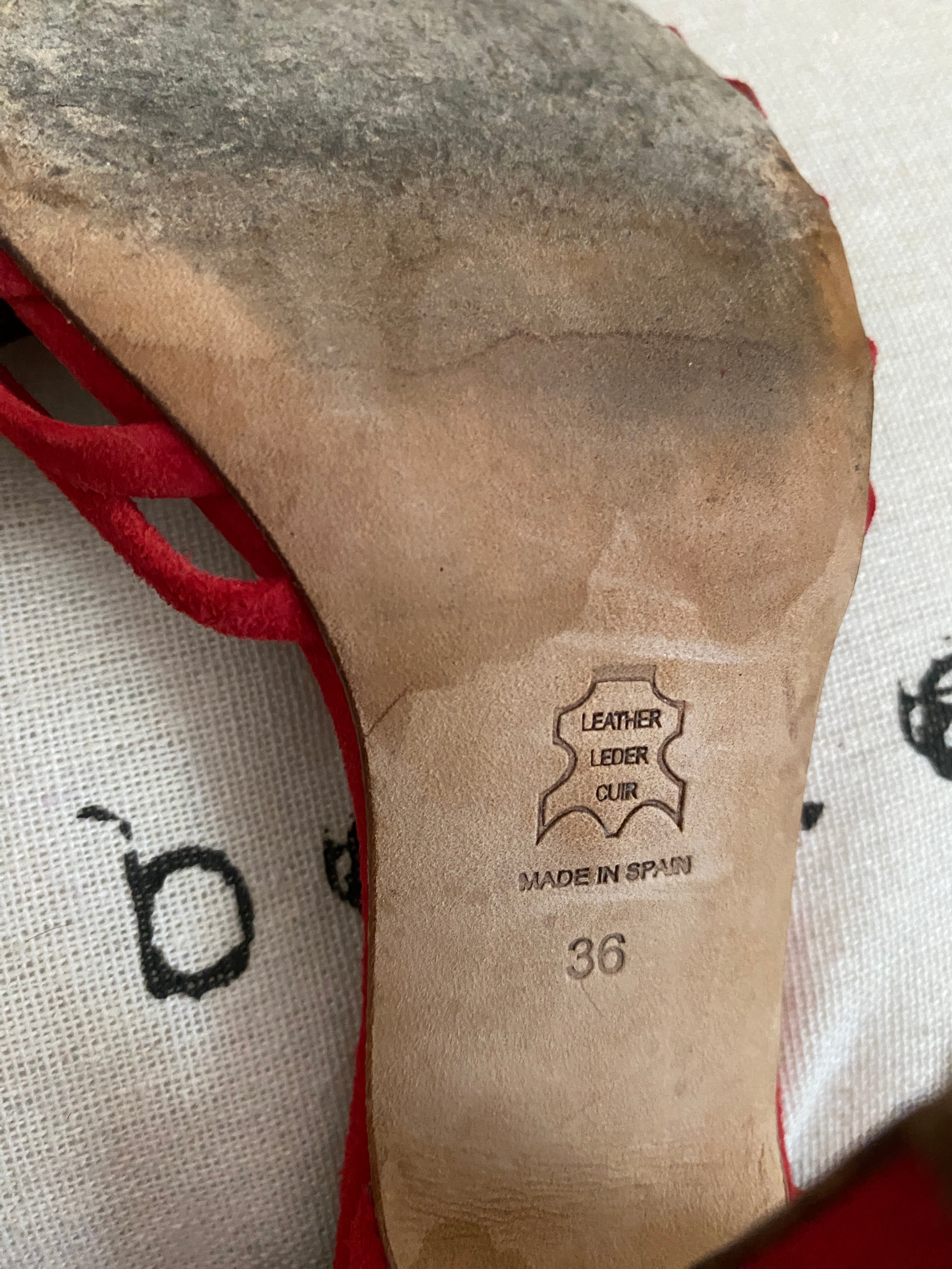 Détail semelle salomées Mes Demoiselles Paris – taille 36 et mention Made in Spain avec logo cuir – vue de dessous – seconde main