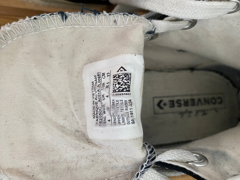 Converse Chuck Taylor All Star hautes noir – détail étiquette taille et logo marque – EU 36.5 / UK 4 – seconde main