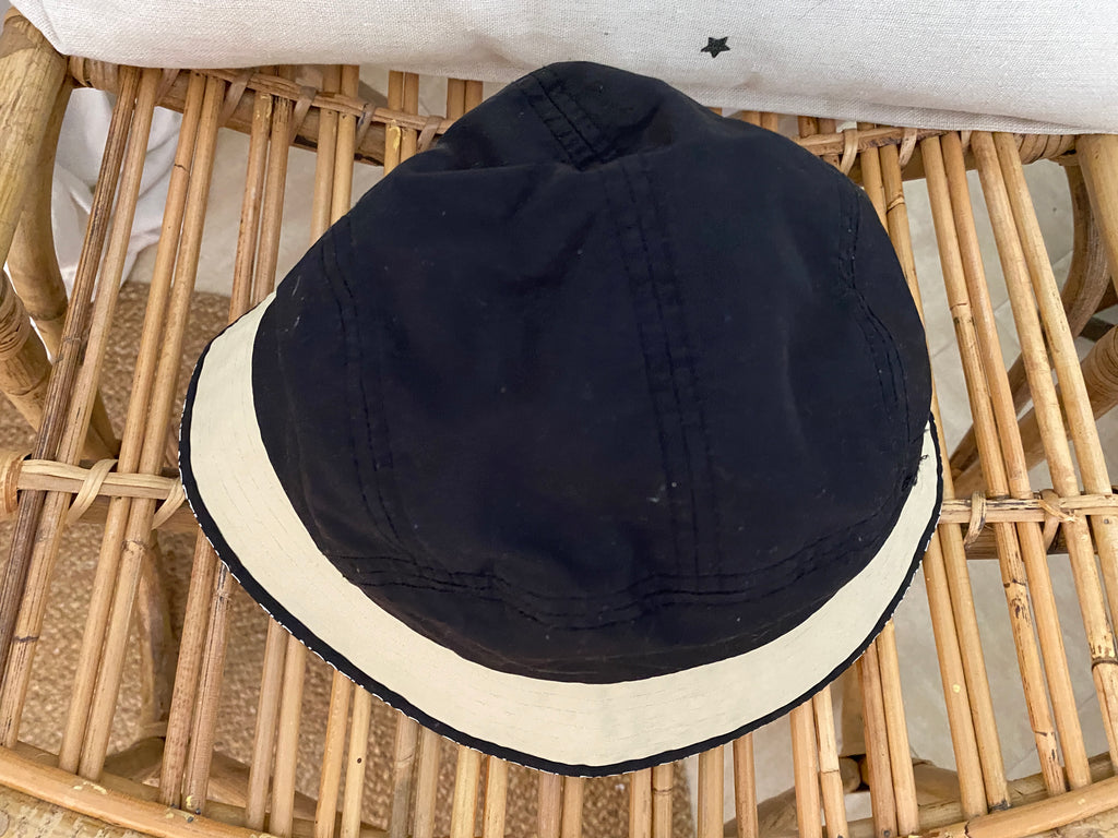 Bob The North Face Class V Brimmer bicolore noir & beige – vue du dessus – taille S/M – seconde main