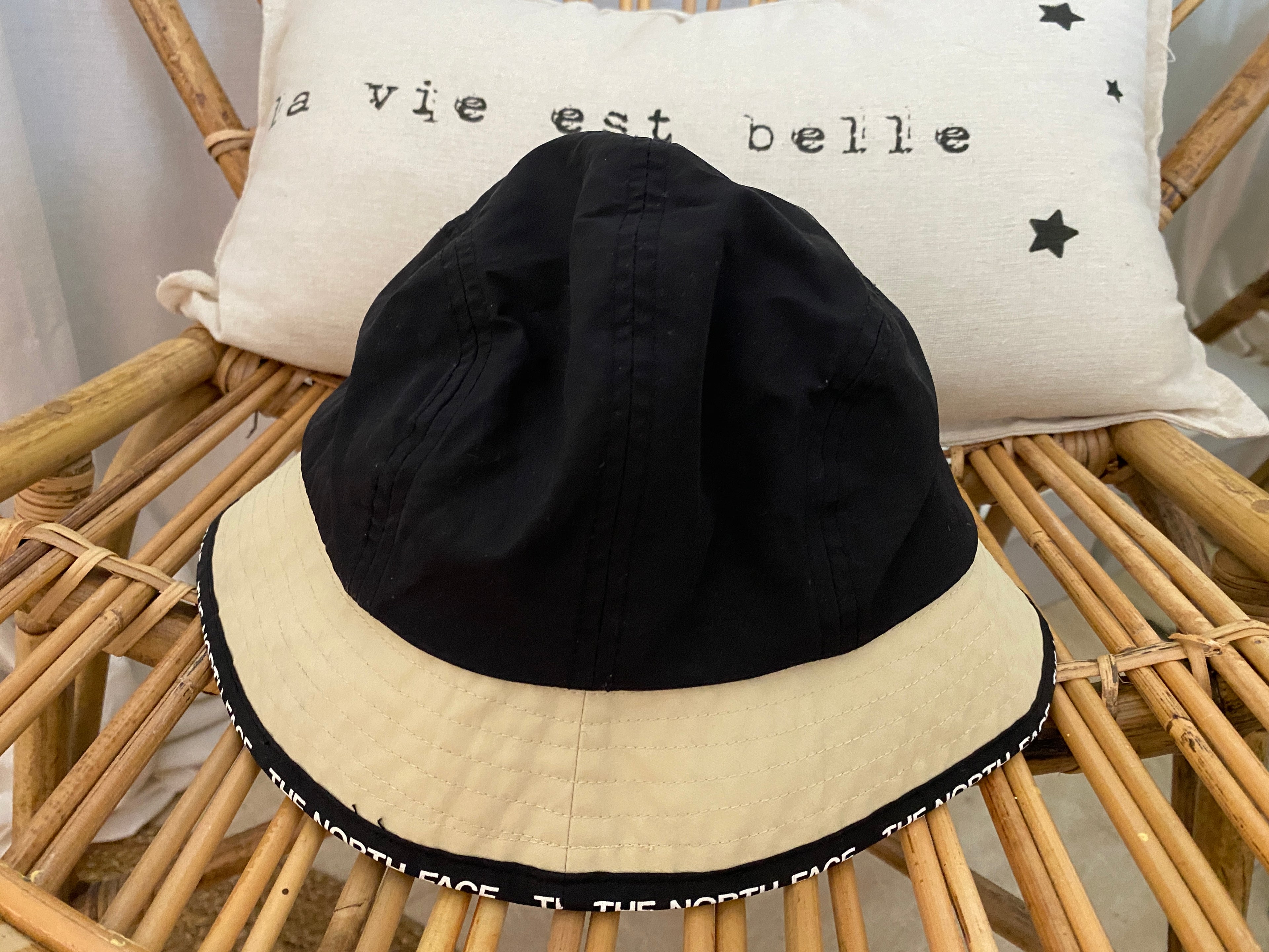  Bob The North Face Class V Brimmer bicolore noir & beige – vue de dos – taille S/M – seconde main
