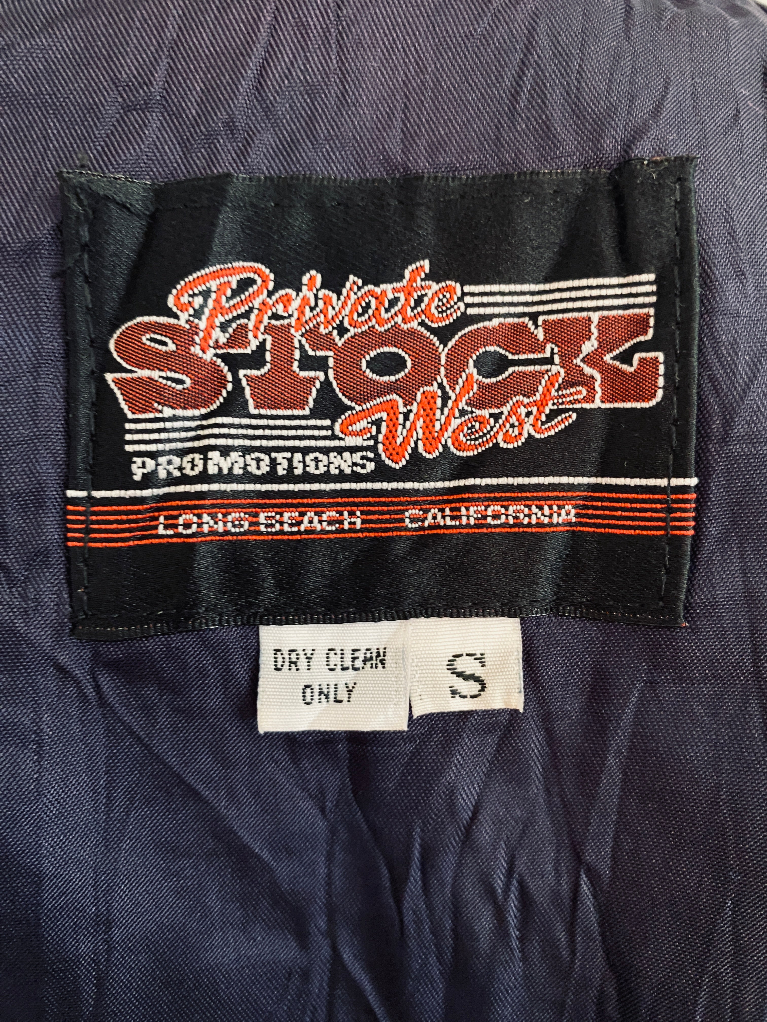 Blouson Teddy Vintage Gold Coast Rock'n'Roll Revival – détail étiquette intérieure taille et marque – T.S – seconde main