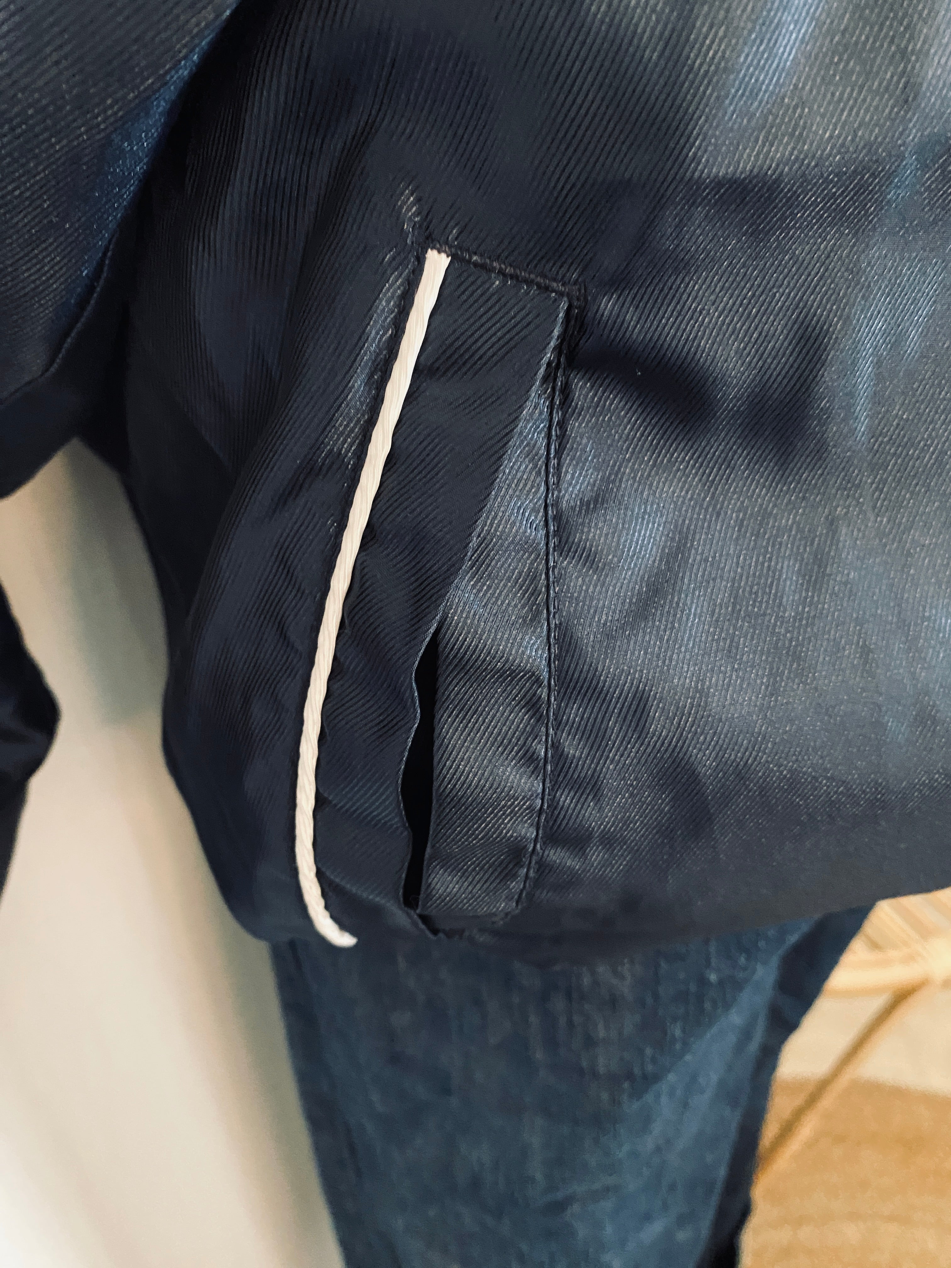  Veste Champion Products USA Vintage 90's – détail poche vue de face – marine & blanc – S JASPO – seconde main