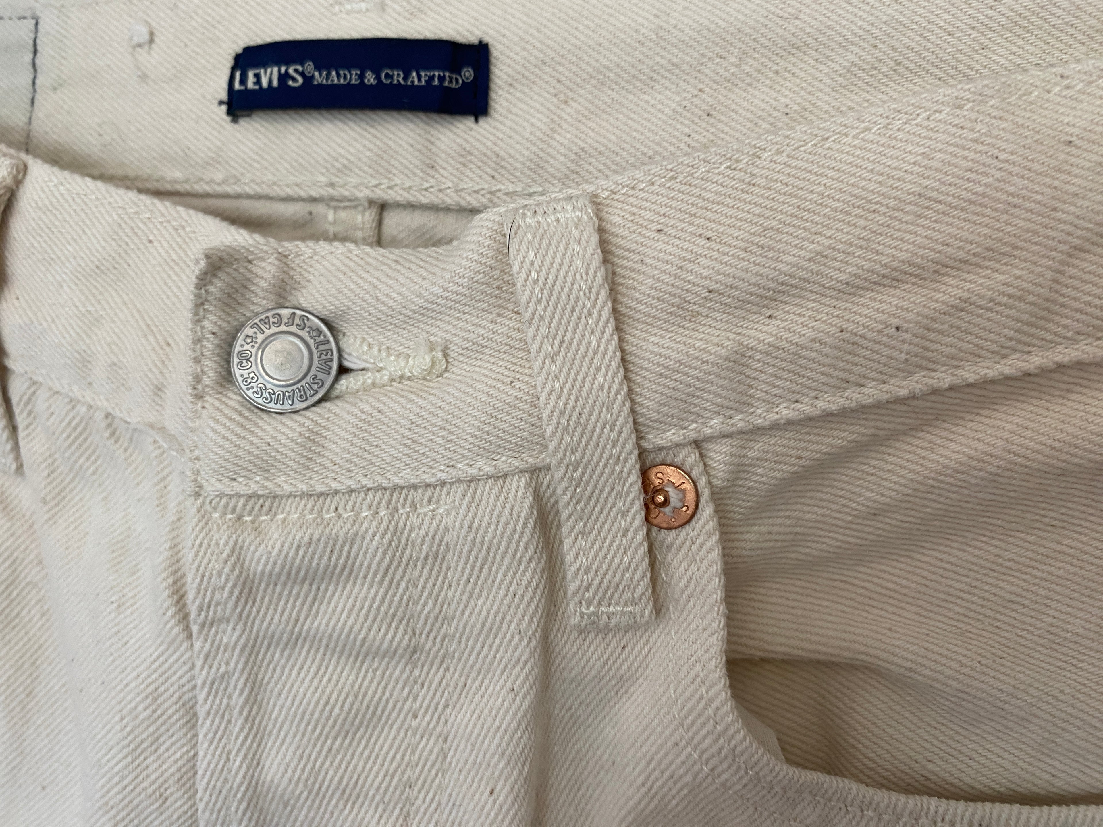 Jean Levi's 501 Made & Crafted – détail intérieur ceinture, étiquette marque et modèle – W32 L32 – seconde main