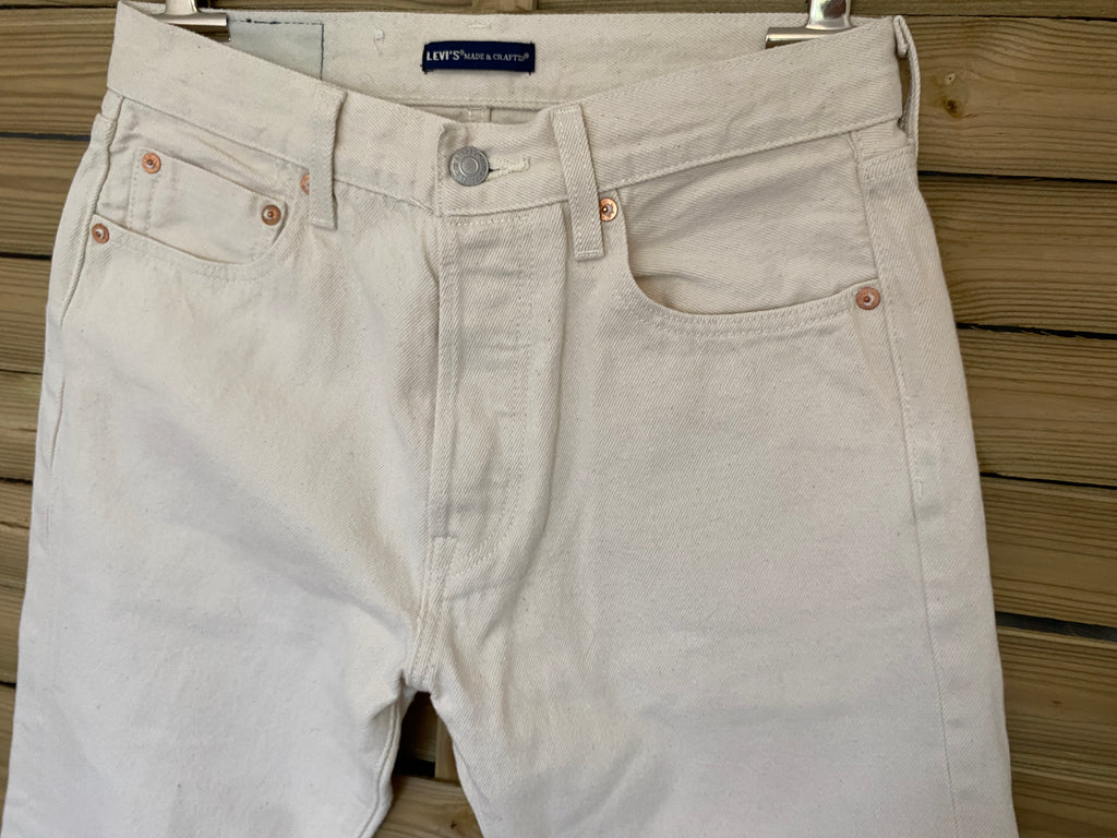 Jean Levi's 501 Made & Crafted – détail bassin vue de face – poches avant, passants, rivets cuivre rosé et bouton de fermeture – W32 L32 – seconde main