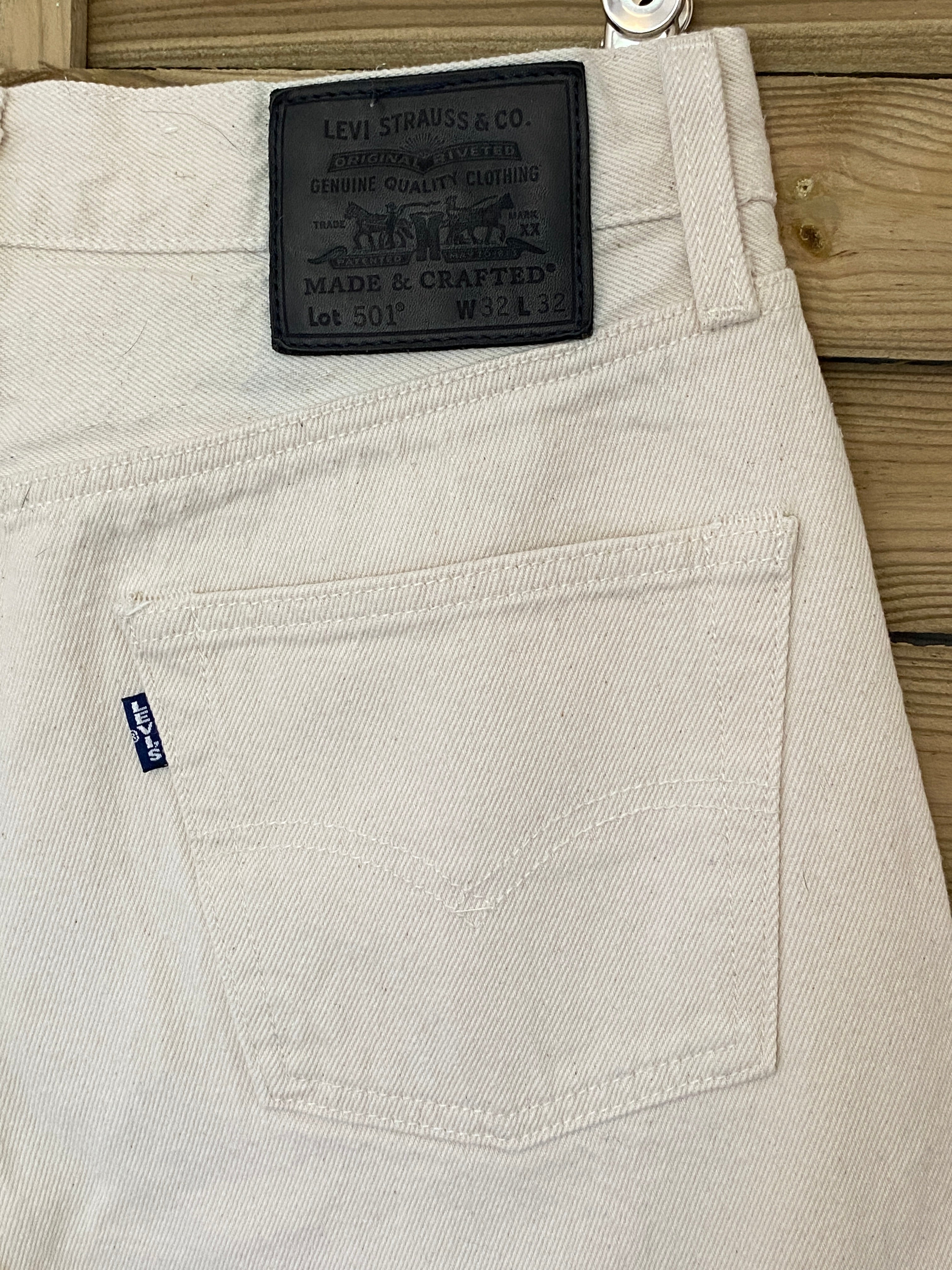 Jean Levi's 501 Made & Crafted – détail dos – patch, poche arrière et red tab – W32 L32 – seconde main