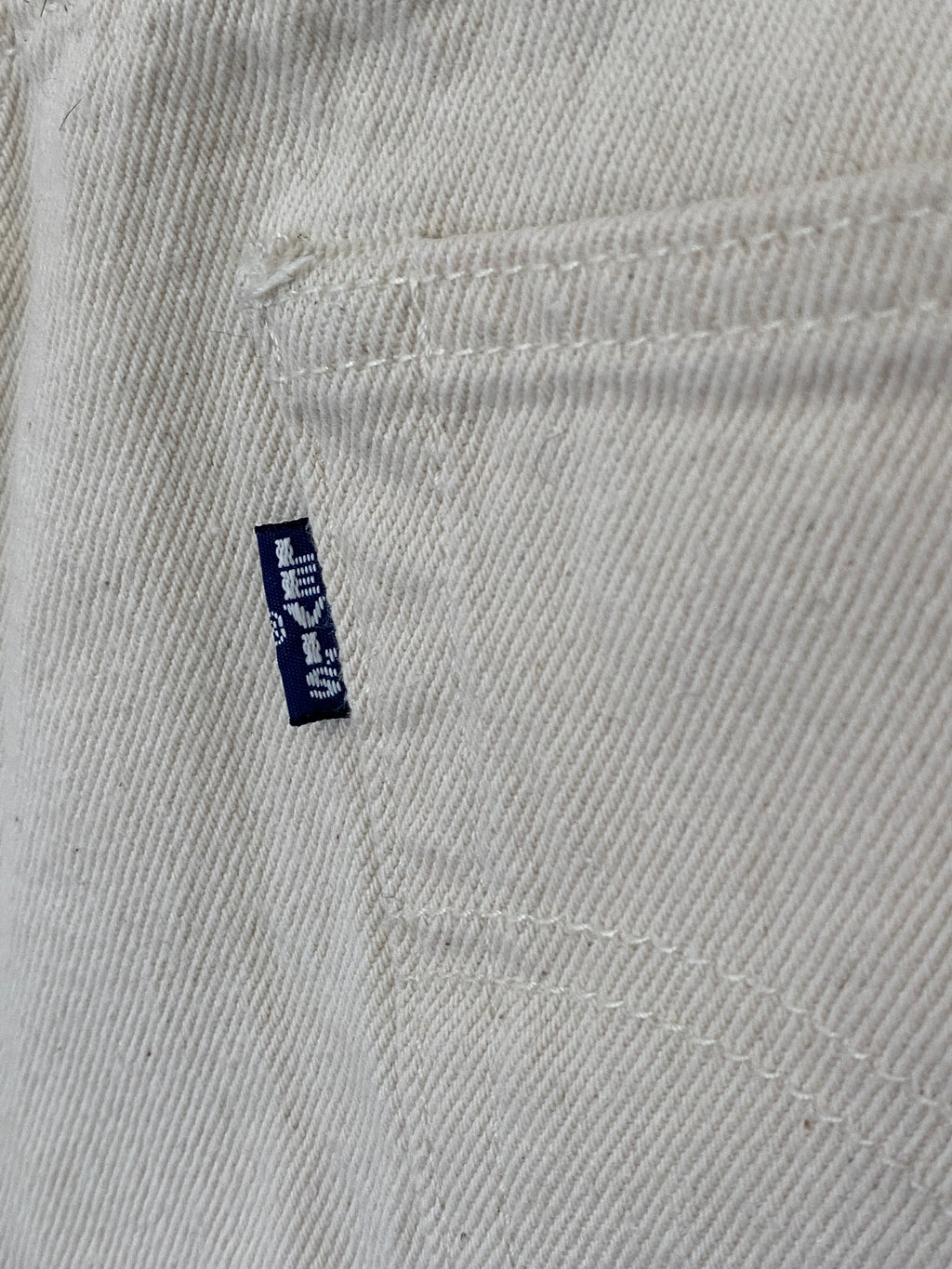 Jean Levi's 501 Made & Crafted – détail red tab vue de dos – W32 L32 – seconde main