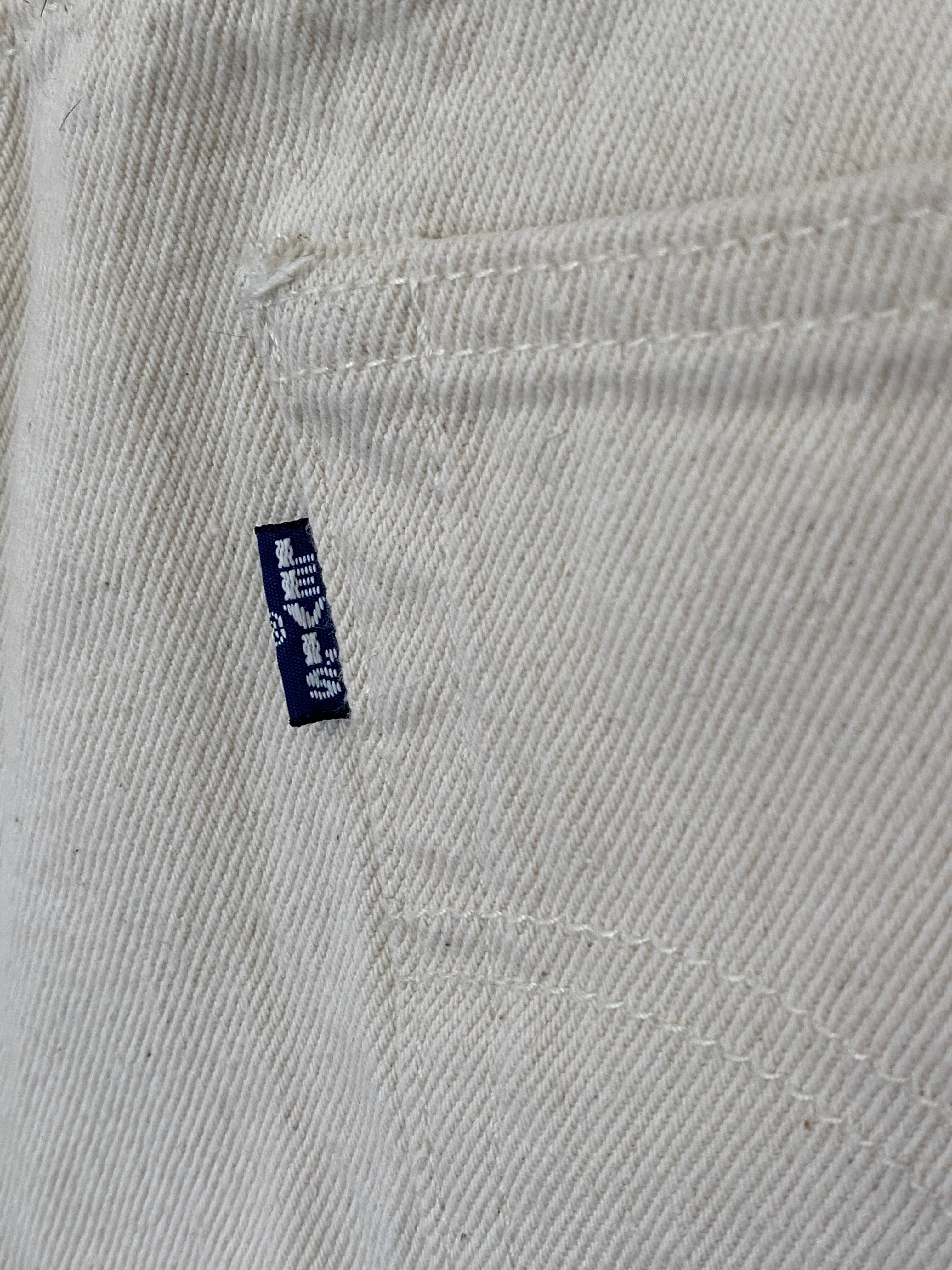 Jean Levi's 501 Made & Crafted – détail red tab vue de dos – W32 L32 – seconde main