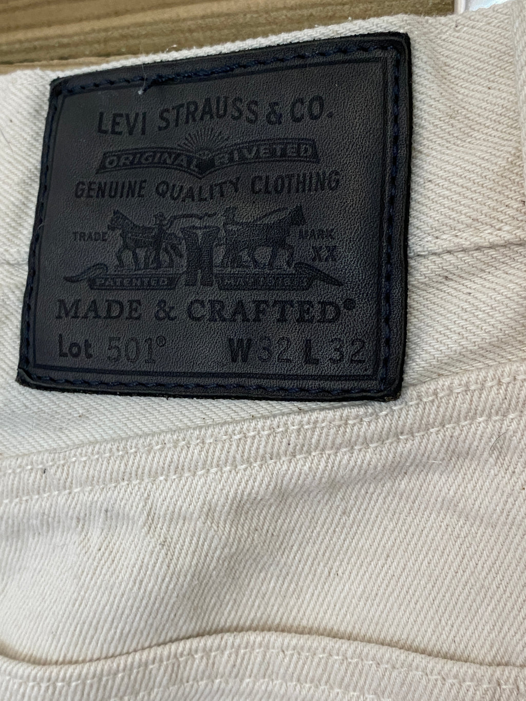 Jean Levi's 501 Made & Crafted – détail patch dos avec indication modèle et taille – W32 L32 – seconde main