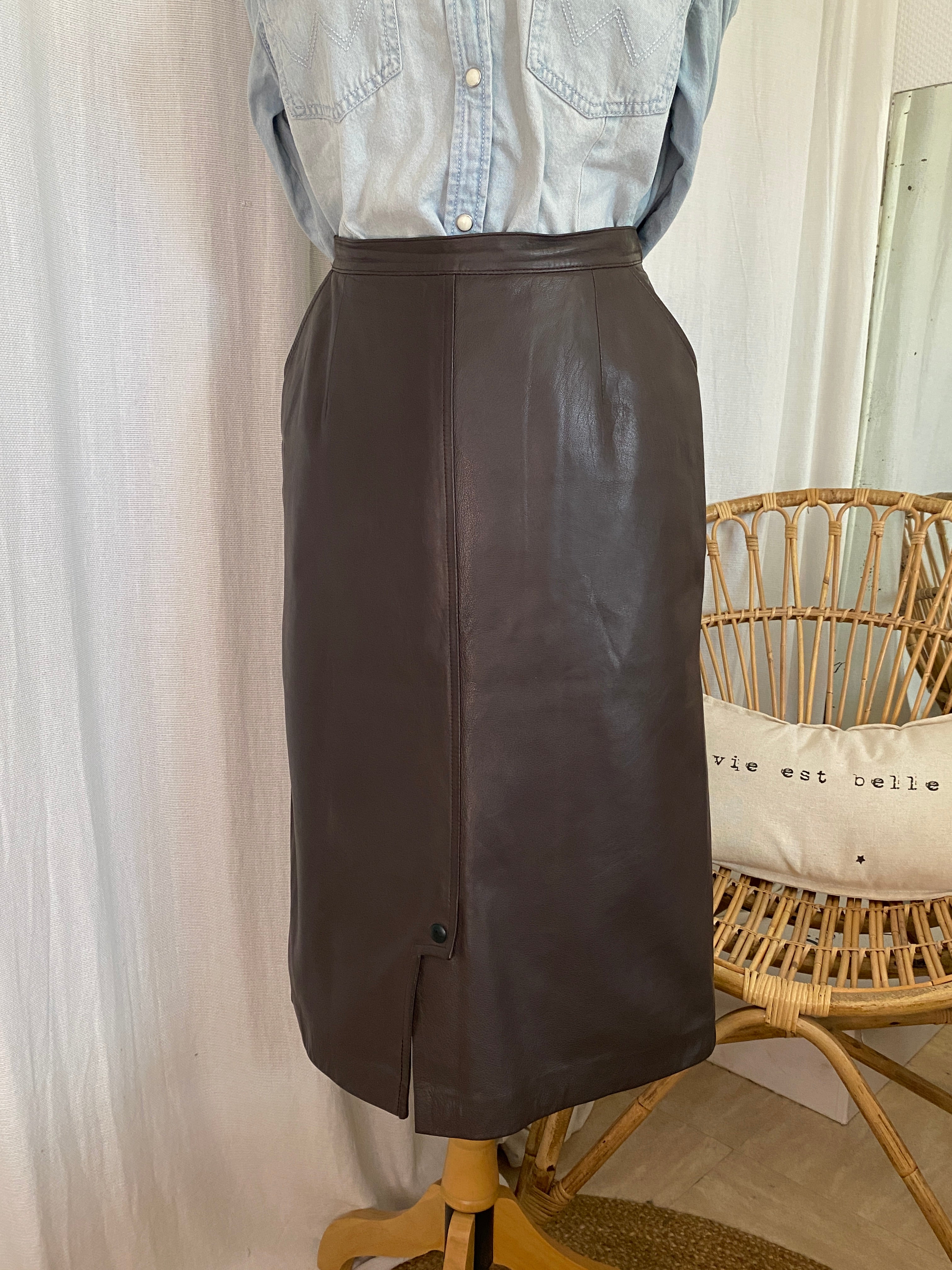 Jupe en cuir véritable vintage 80's marron glacé T.38 seconde main – vue intégrale de face