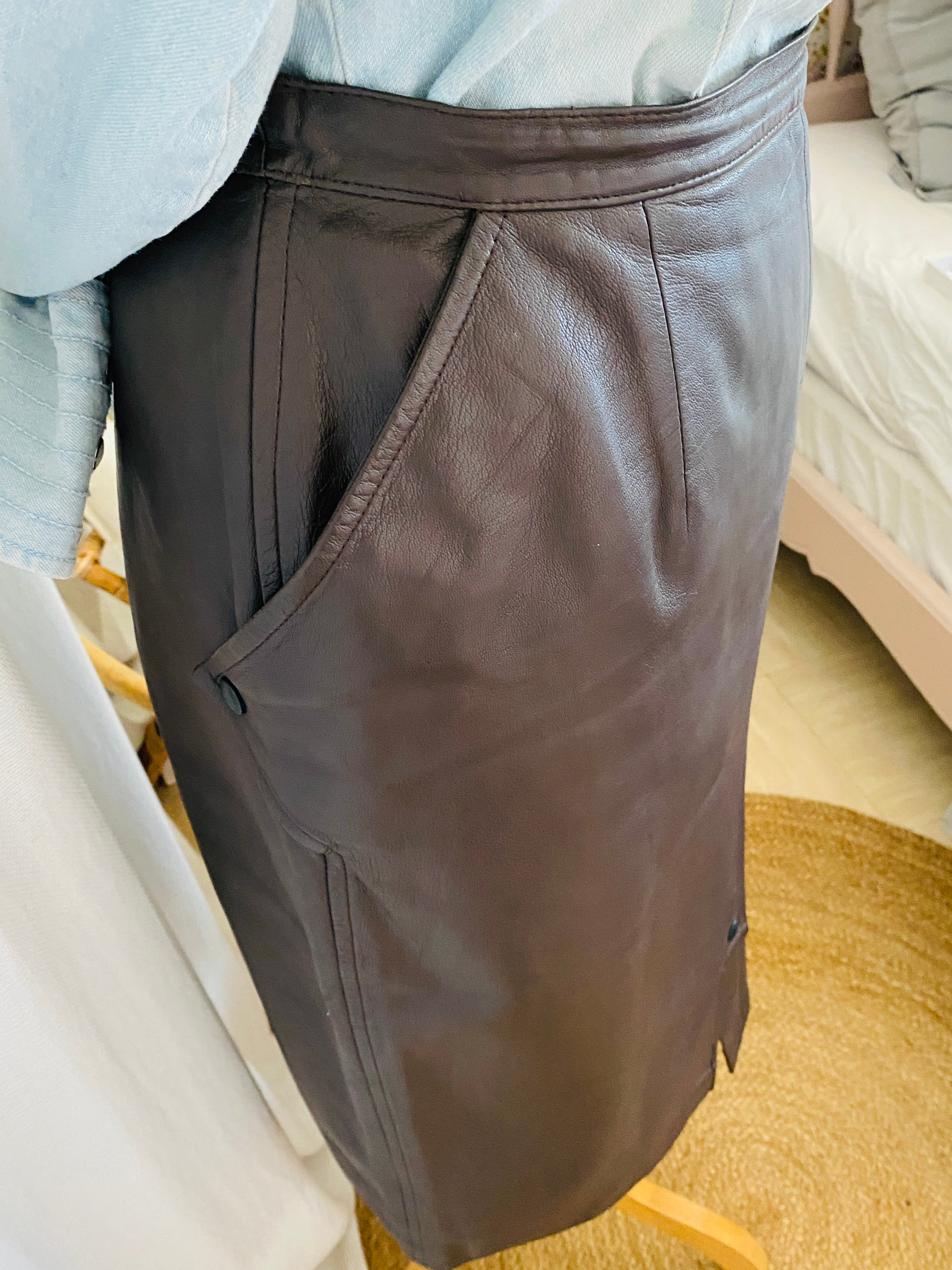 Jupe en cuir vintage 80's seconde main T.38 – détail poche latérale