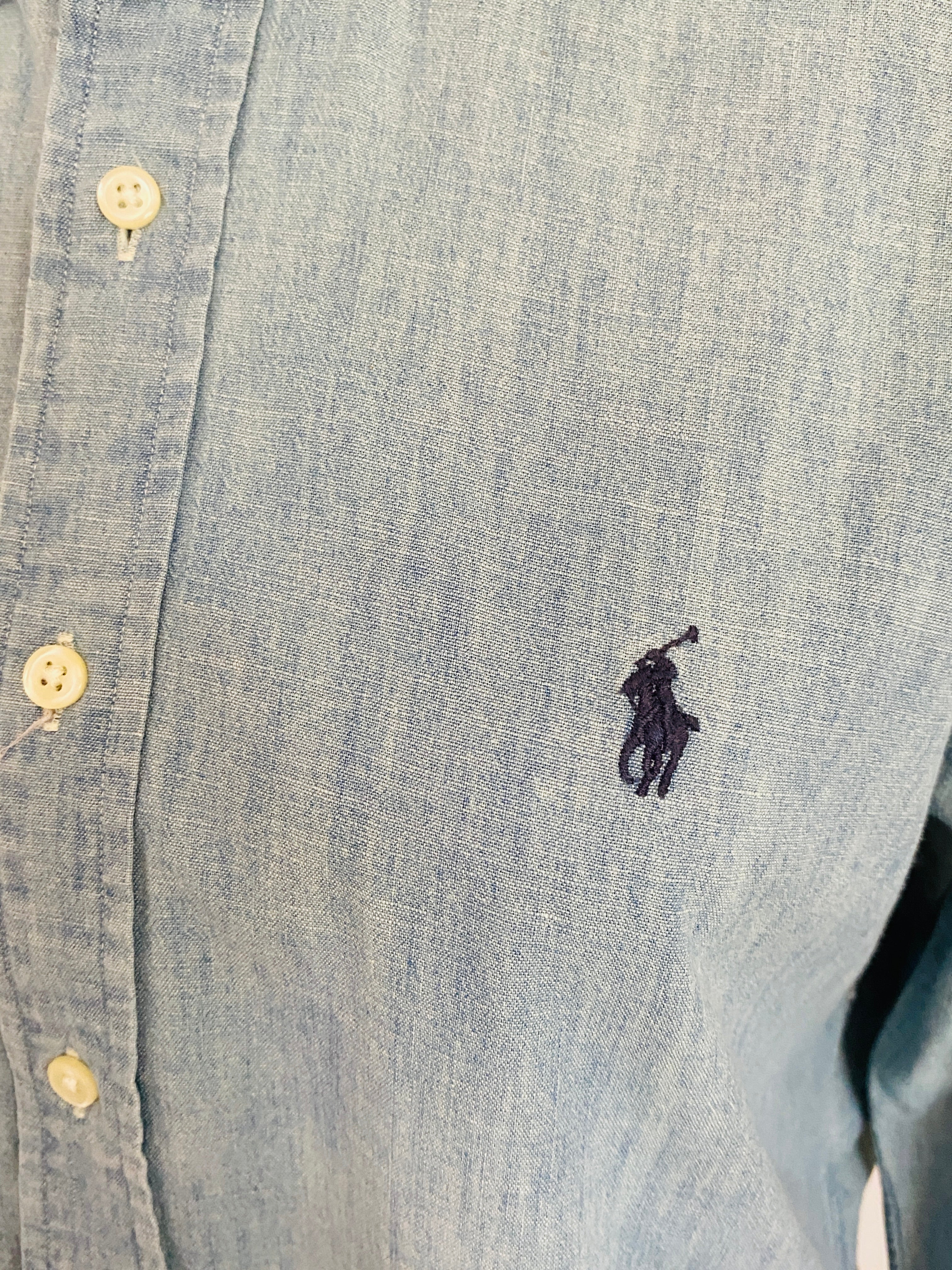Chemise Ralph Lauren chambray bleu ciel seconde main – détail logo Polo brodé poitrine