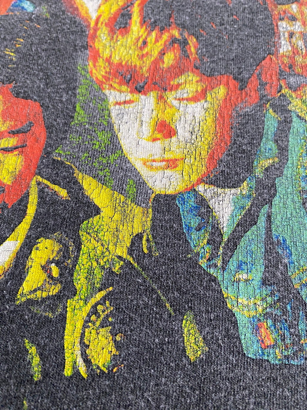 T-shirt vintage The Goonies seconde main – détail personnages du film flocage craquelé