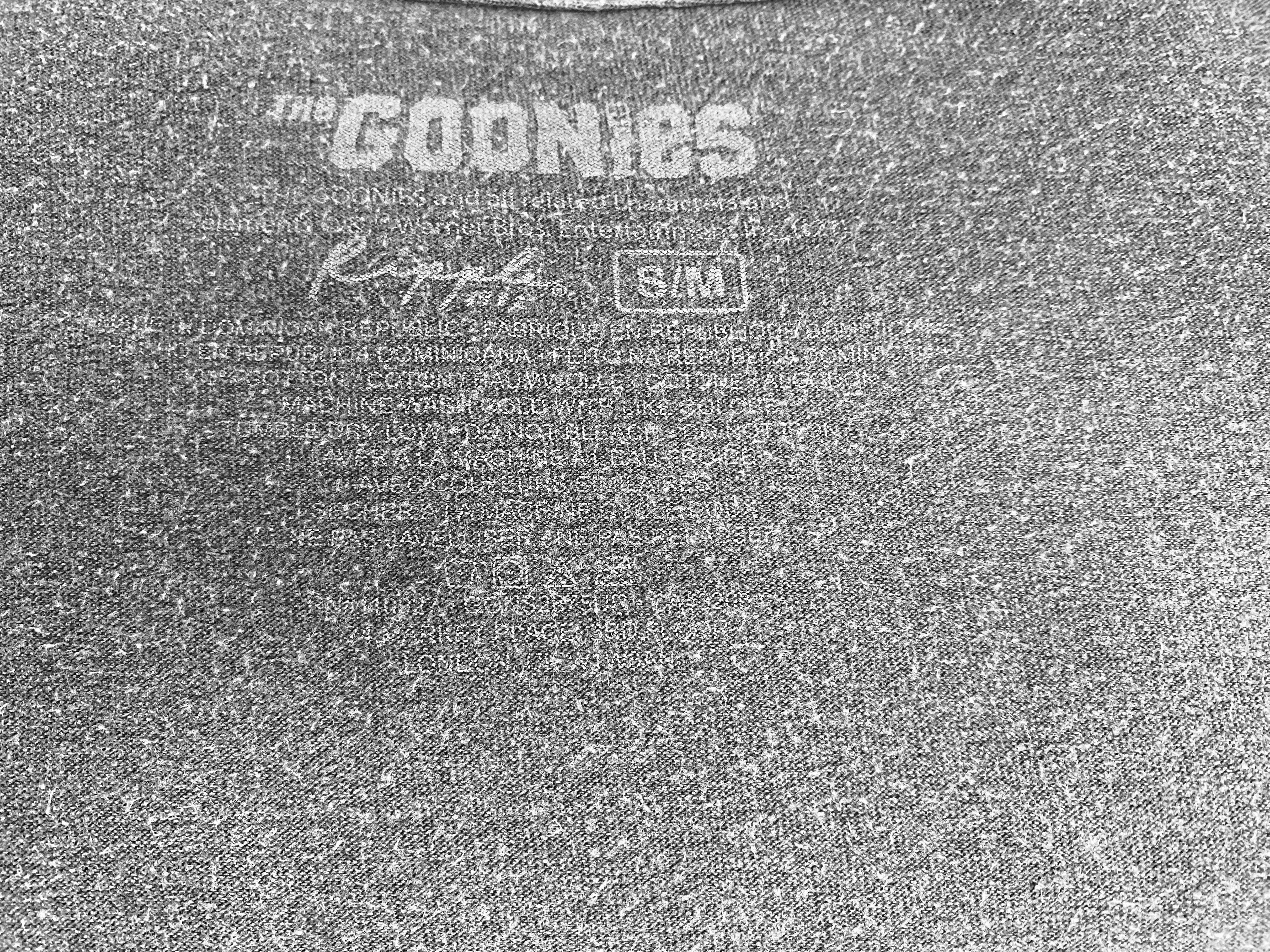 T-shirt vintage The Goonies seconde main – étiquette intérieure imprimée taille S/M