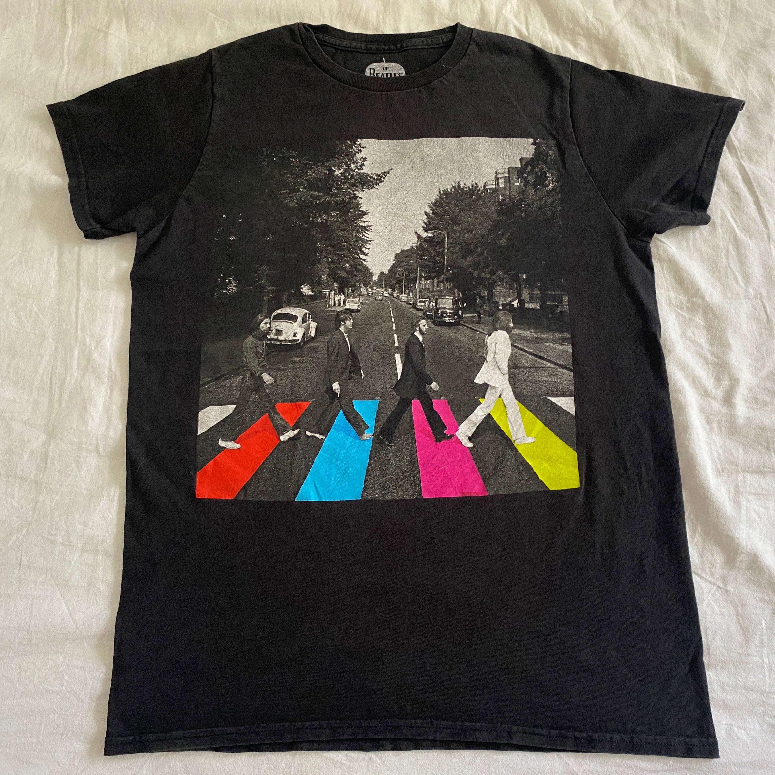 T-shirt officiel The Beatles Abbey Road pop coloré noir T.S seconde main – vue de face intégrale