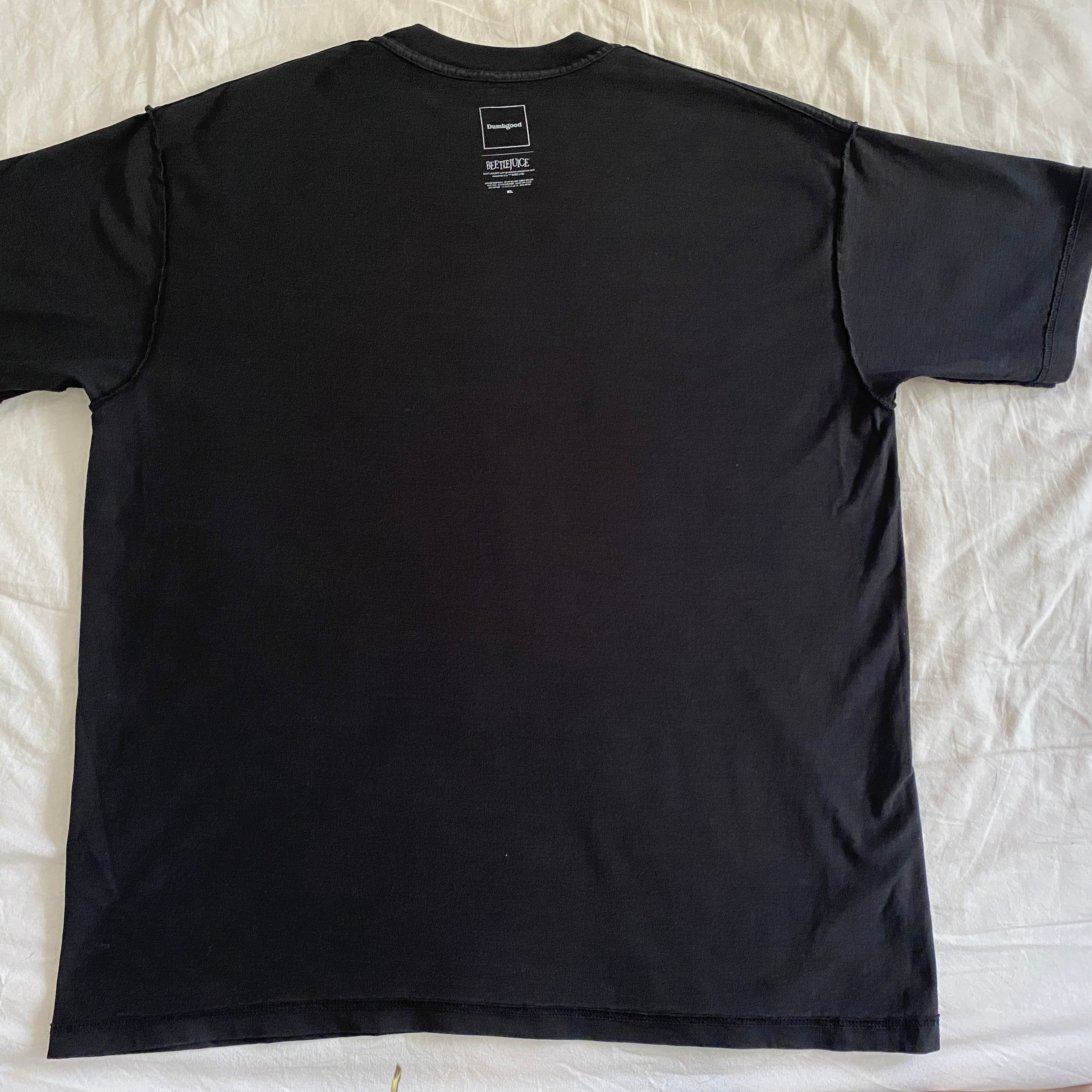 → T-shirt Beetlejuice Dumbgood – vue intérieure intégrale, col et finitions