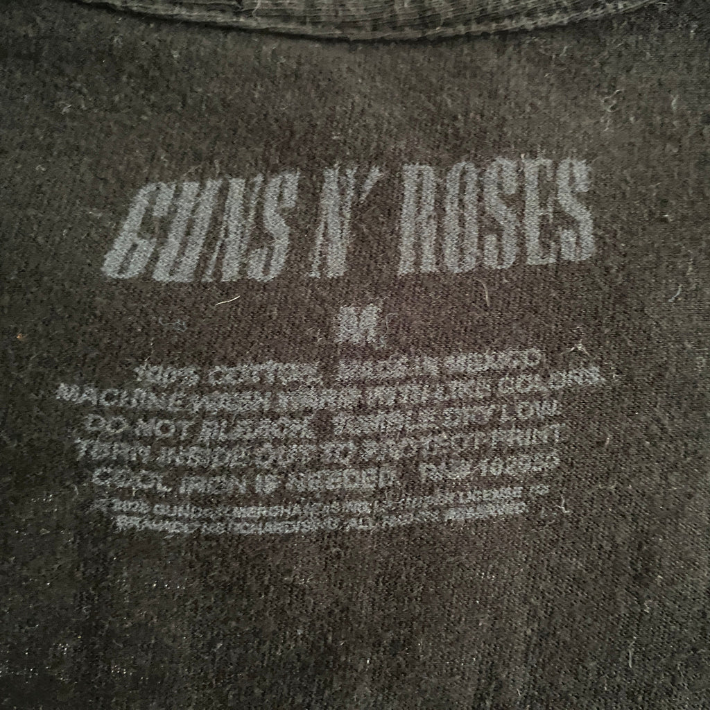 T-shirt Guns N' Roses – détail étiquette intérieure imprimée, taille M, 100% coton, licence officielle © 2020