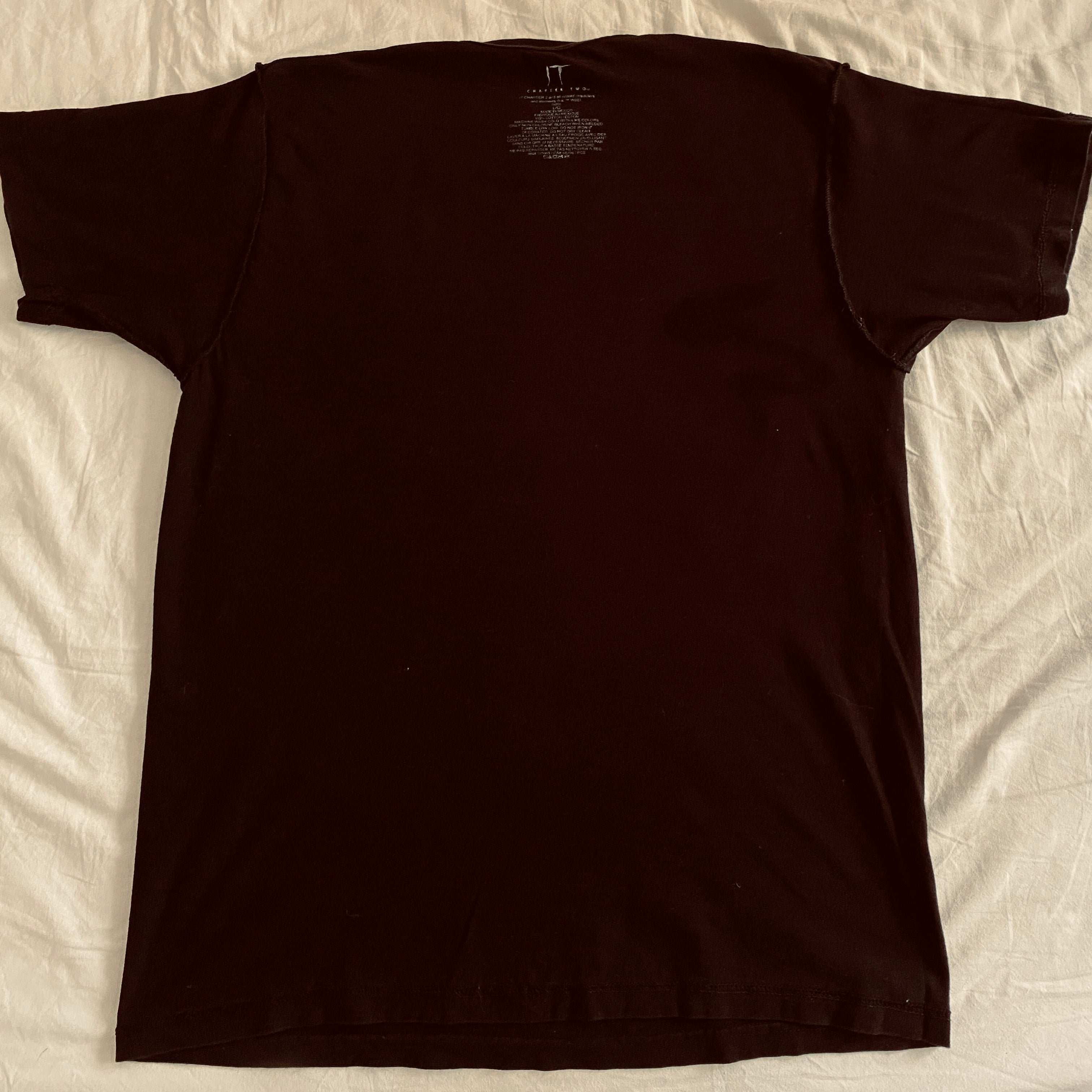 T-shirt IT Chapitre 2 – vue intérieure intégrale, col et finitions