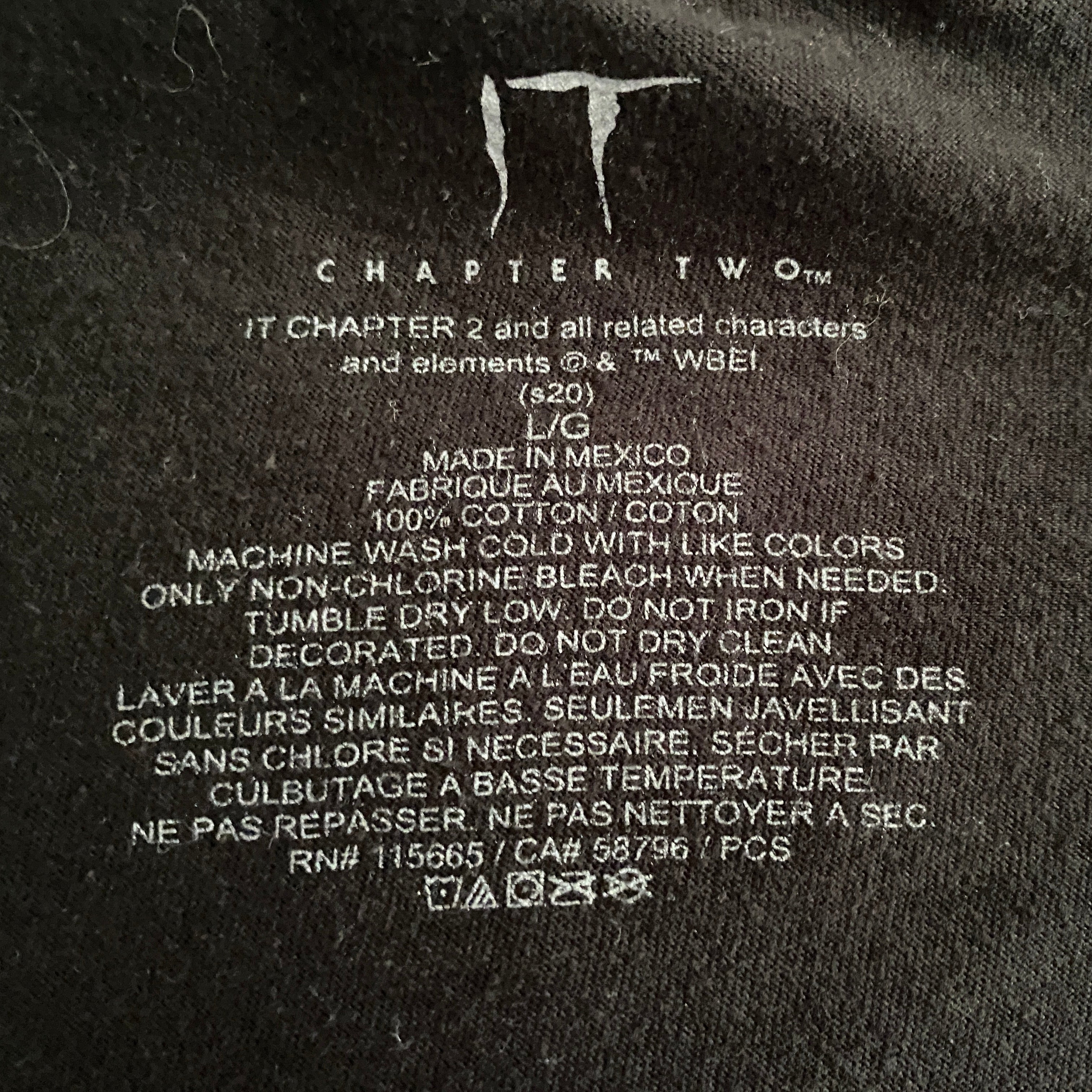 T-shirt IT Chapitre 2 – détail étiquette intérieure imprimée, taille L, 100% coton, Made in Mexico, licence officielle © & ™ WB