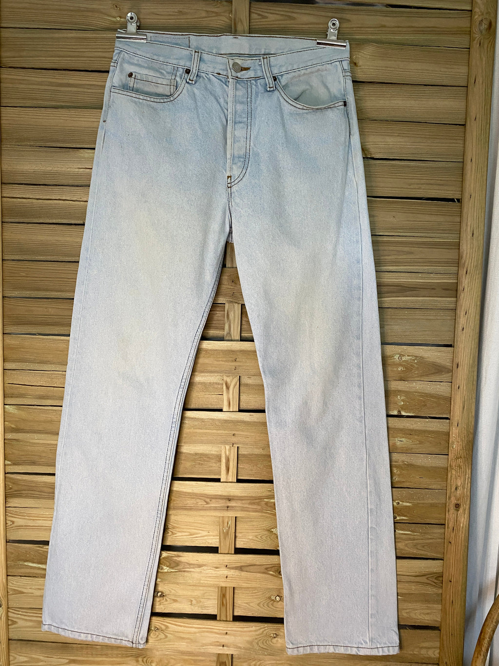 Levi's 501 W32 L32 light wash vintage 1993 – vue de face intégrale, coupe droite
