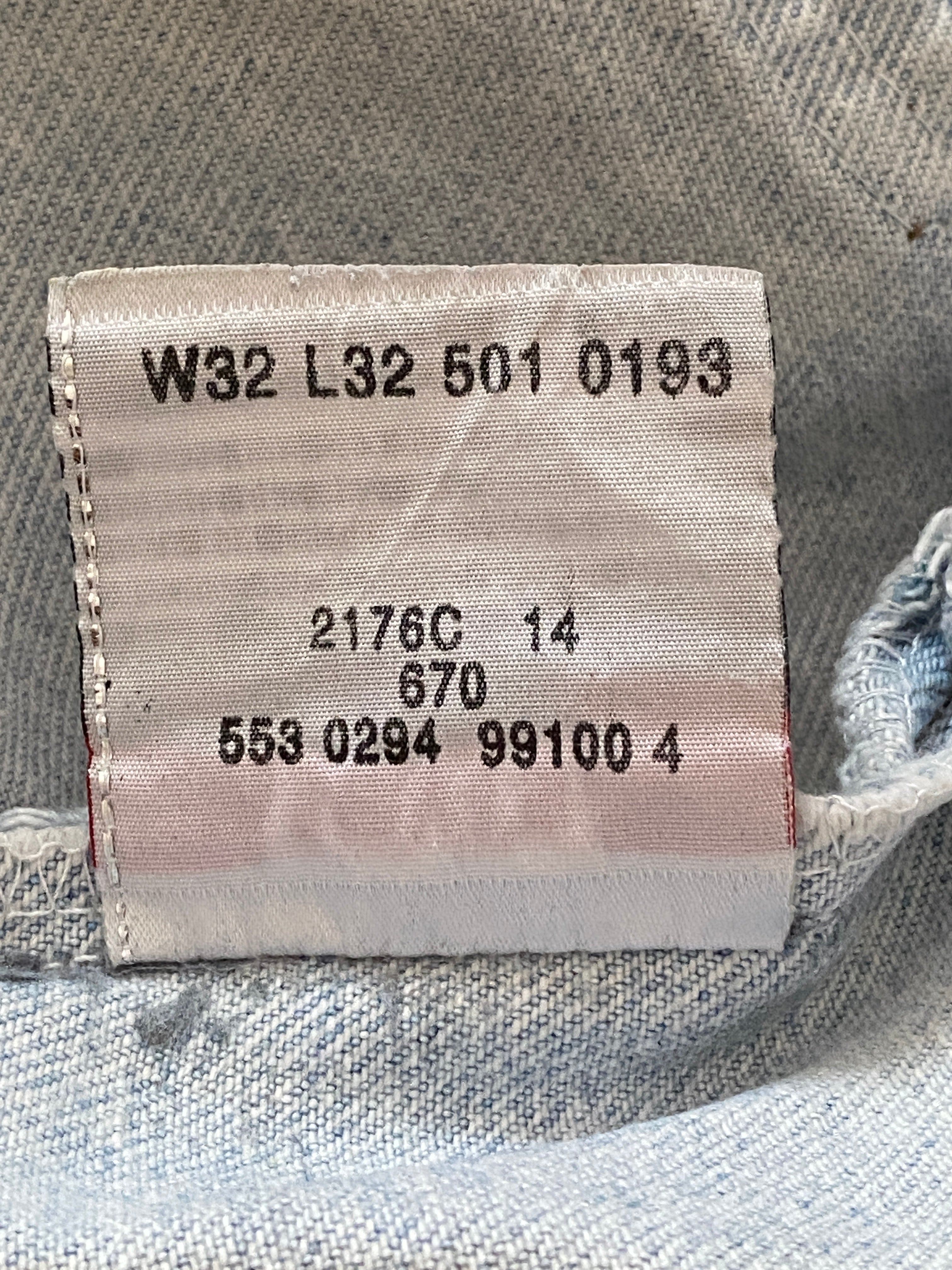 Levi's 501 – détail étiquette intérieure codes de fabrication, W32 L32 501 0193, janvier 1993