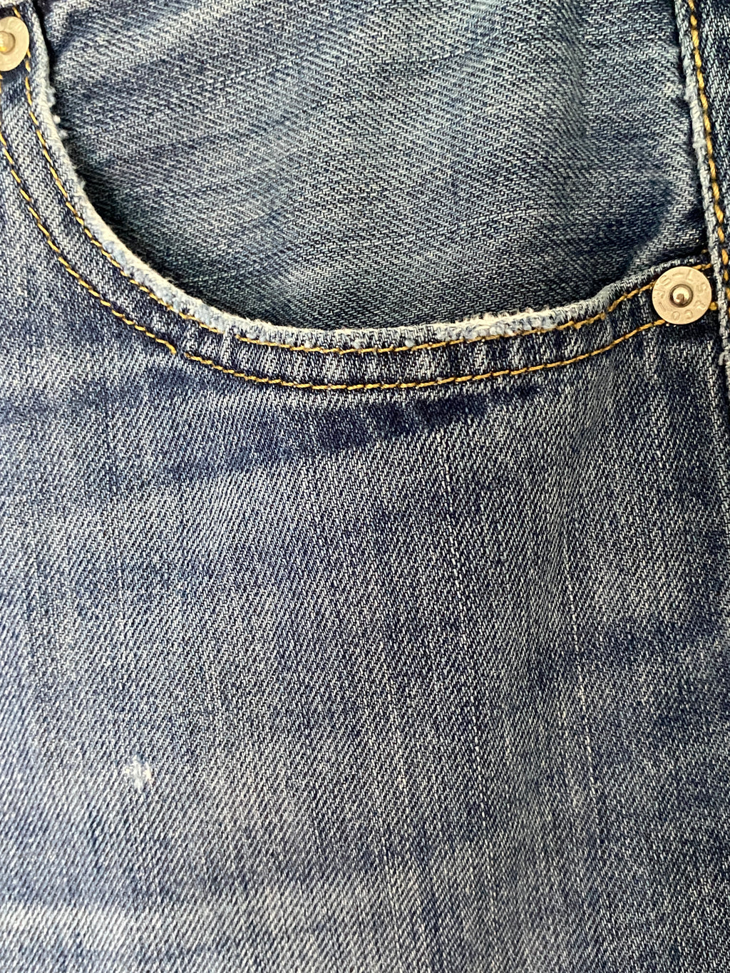 Levi's 501 – détail usure authentique poche avant gauche, aspect used naturel