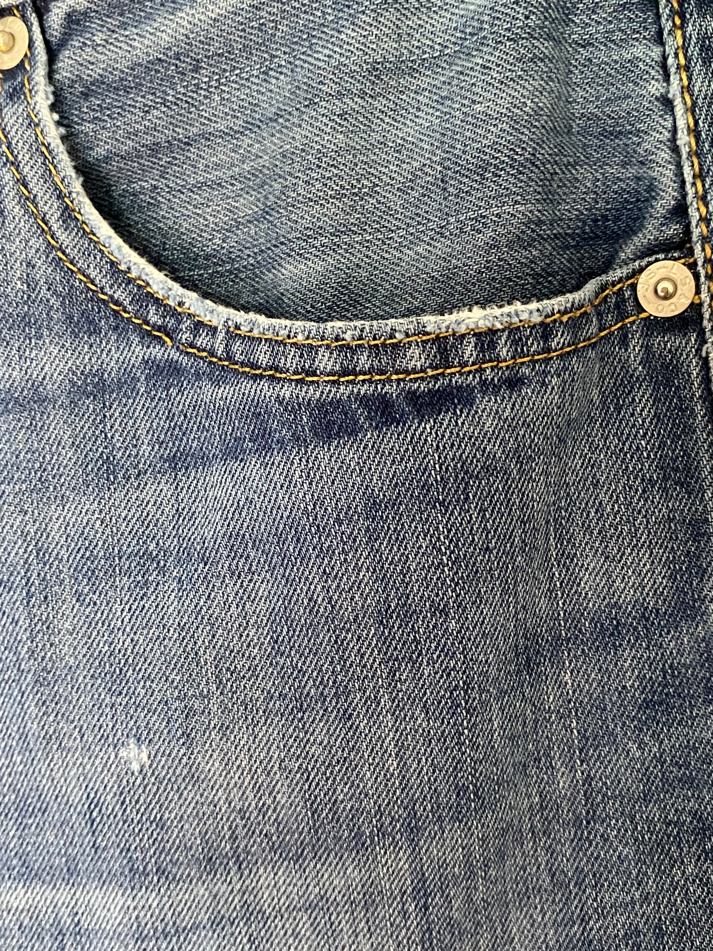 Levi's 501 – détail usure authentique poche avant gauche, aspect used naturel