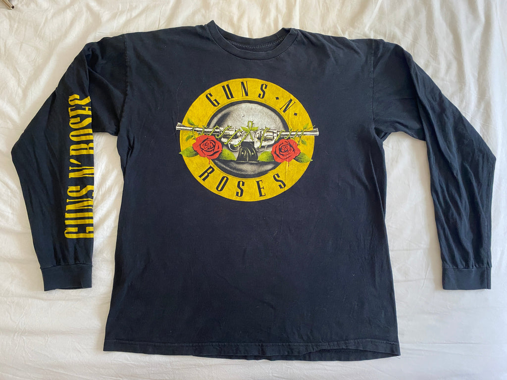 T-shirt manches longues vintage Guns N' Roses noir – vue de dos et flocage manche droite