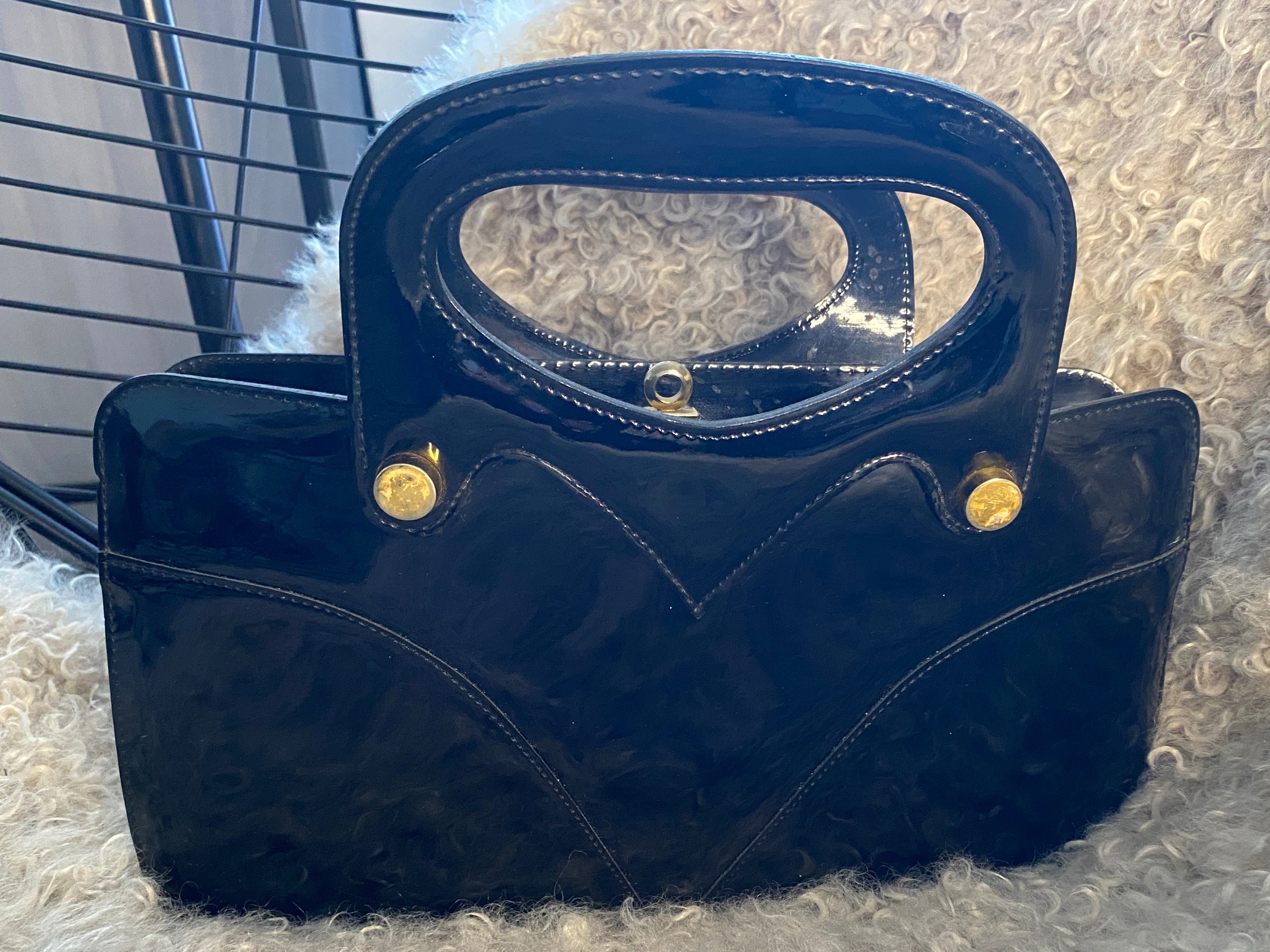Sac vintage années 60 vinyle noir – vue générale de face – seconde main
