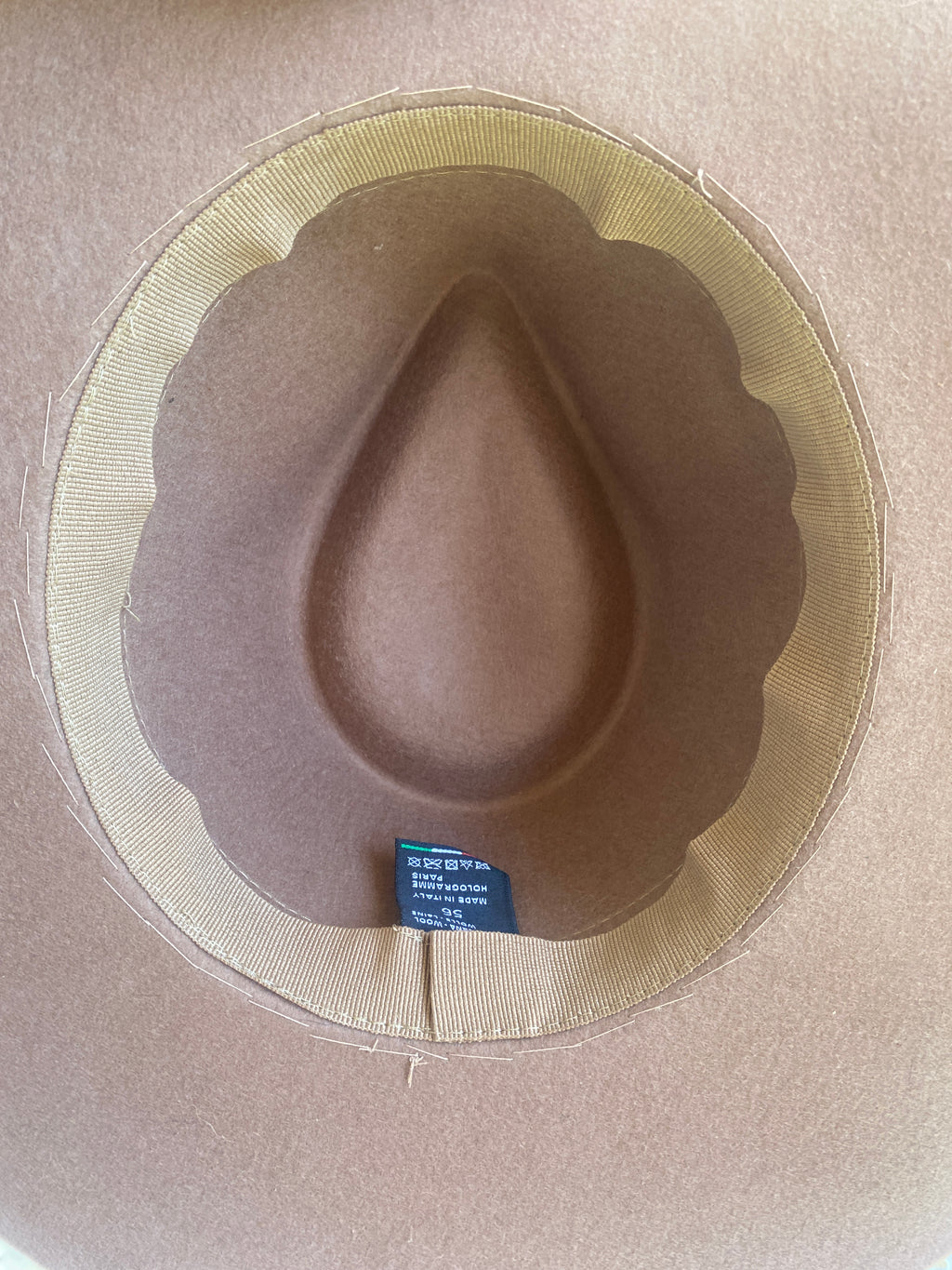 Panama beige vu de l'intérieur – étiquette taille 56 Made in Italy