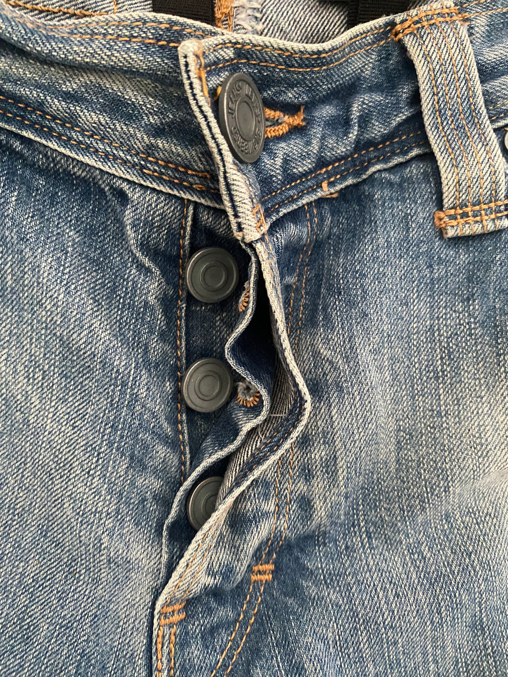 Détail braguette, fermeture à boutons Levi's Engineered Jeans