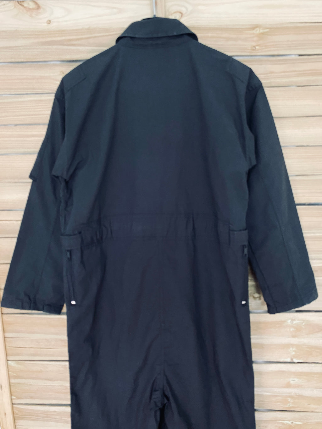 Combinaison mécano aviation noire – détail dos haut : col, coutures et finitions workwear