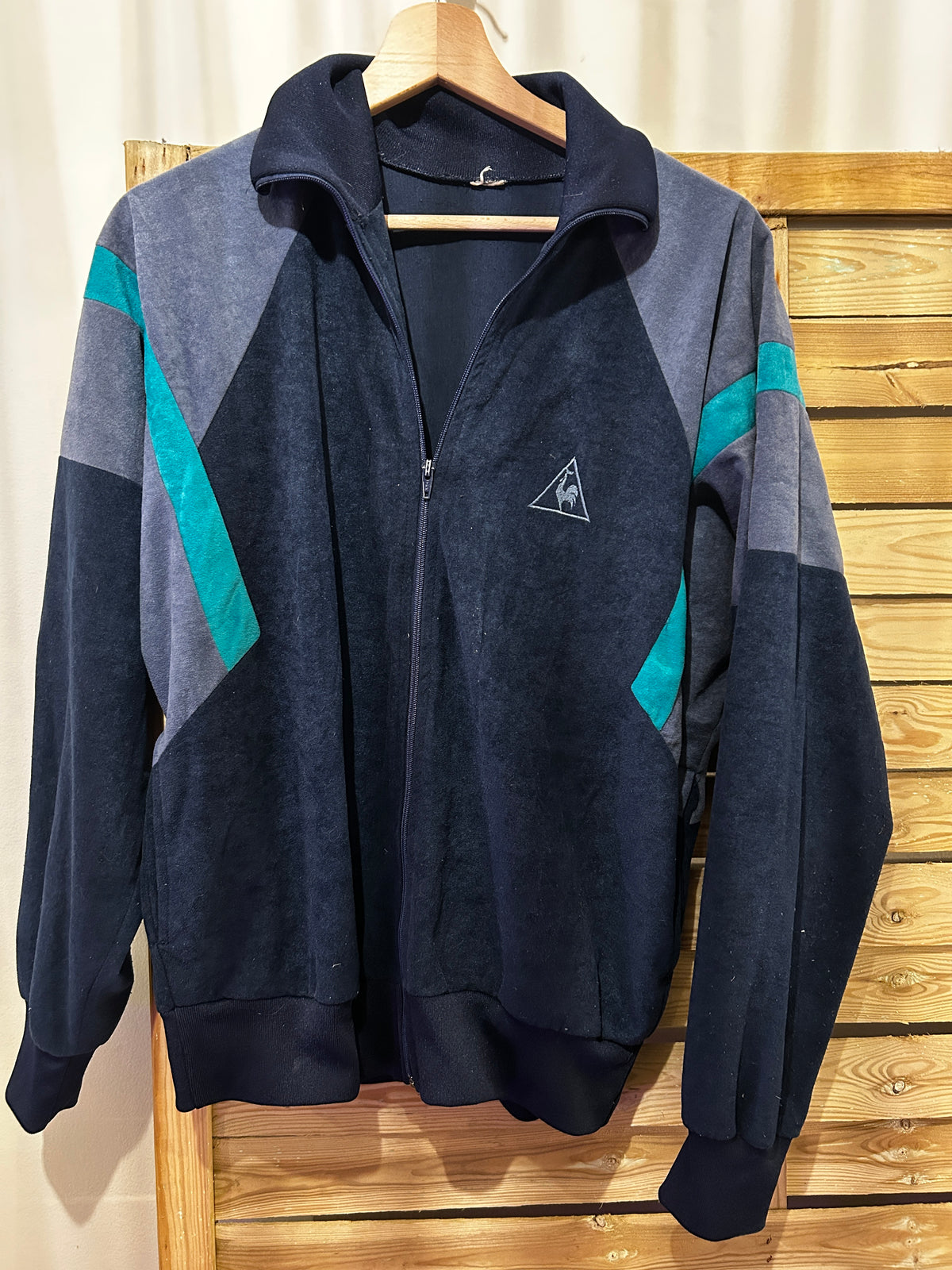 Veste de sport Le Coq Sportif – Bleu nuit, bleu gris & vert – Esprit années 90
