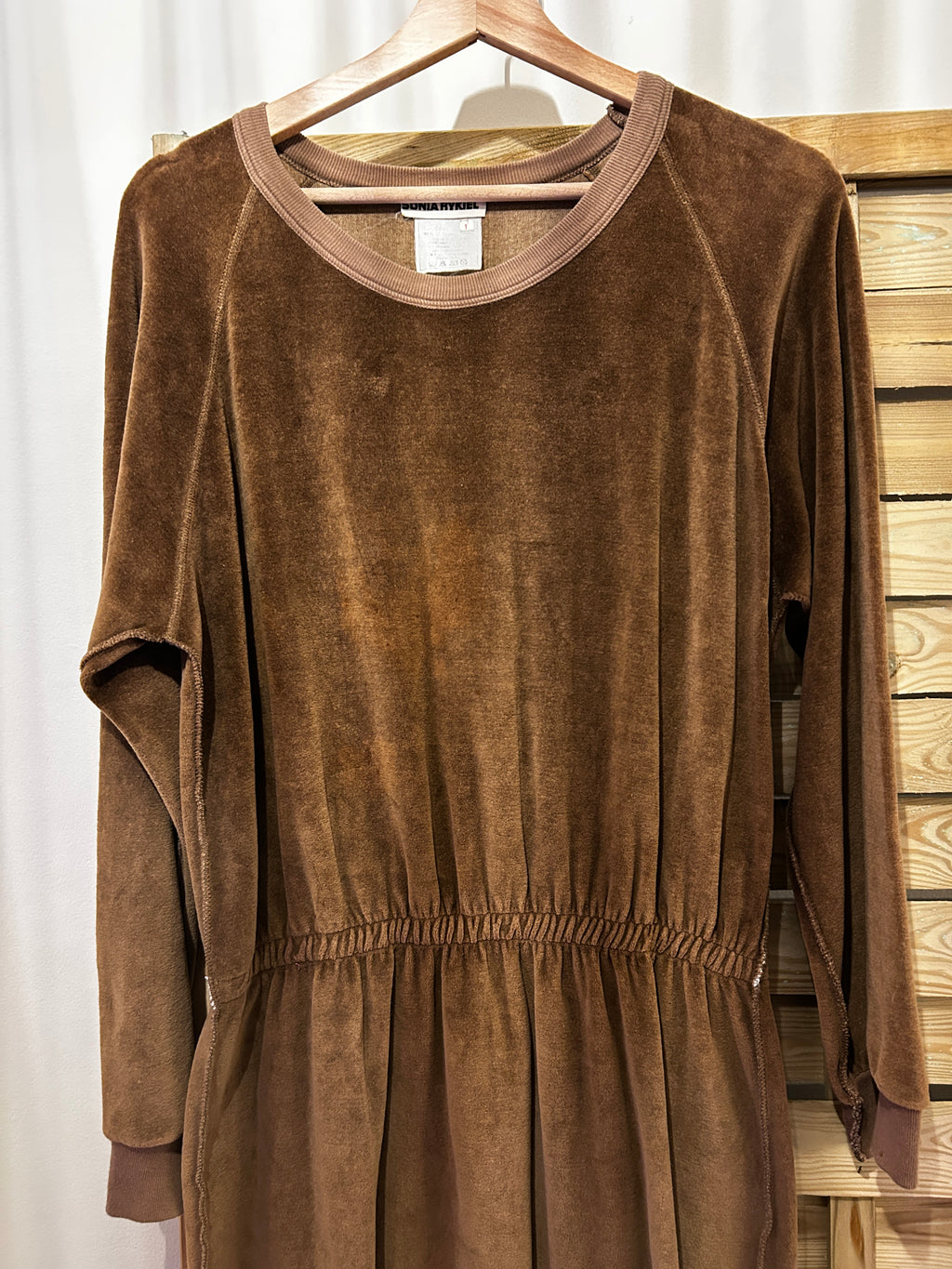 Robe longue Sonia Rykiel en velours marron glacé – Coutures apparentes – Taille 1 – Made in France