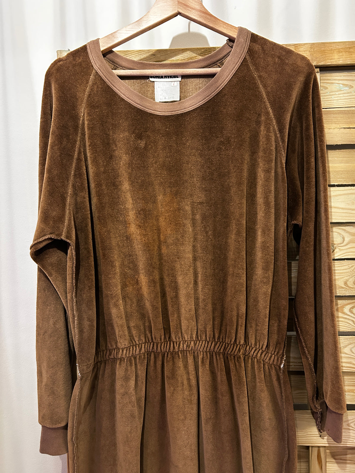 Robe longue Sonia Rykiel en velours marron glacé – Coutures apparentes – Taille 1 – Made in France