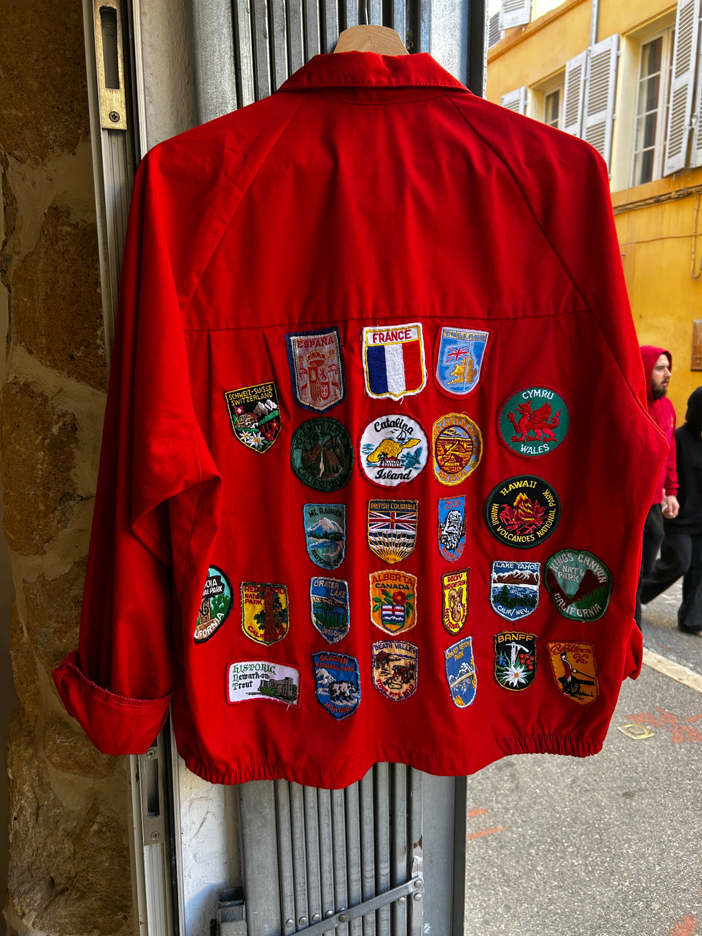 Veste Boy Scouts of America rouge – Écussons de voyages – Taille estimée L/XL