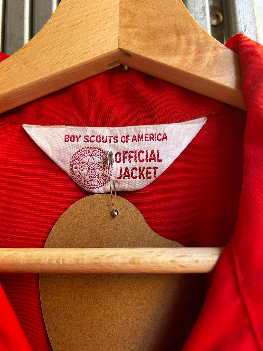 Veste Boy Scouts of America rouge – Écussons de voyages – Taille estimée L/XL